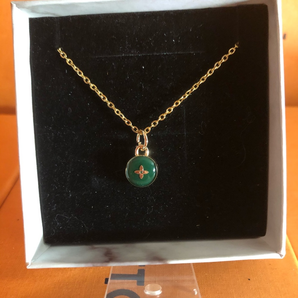 Louis Vuitton flower motif necklace green